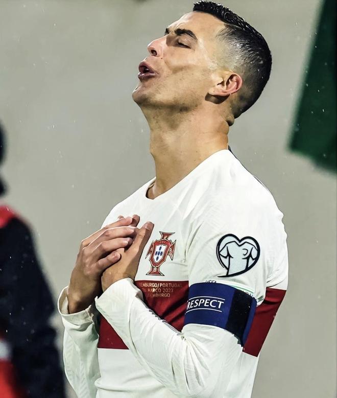 c罗和乔治娜用什么语言C罗（Cristiano Ronaldo）和乔治娜（Georgina）主要使用西班牙语。