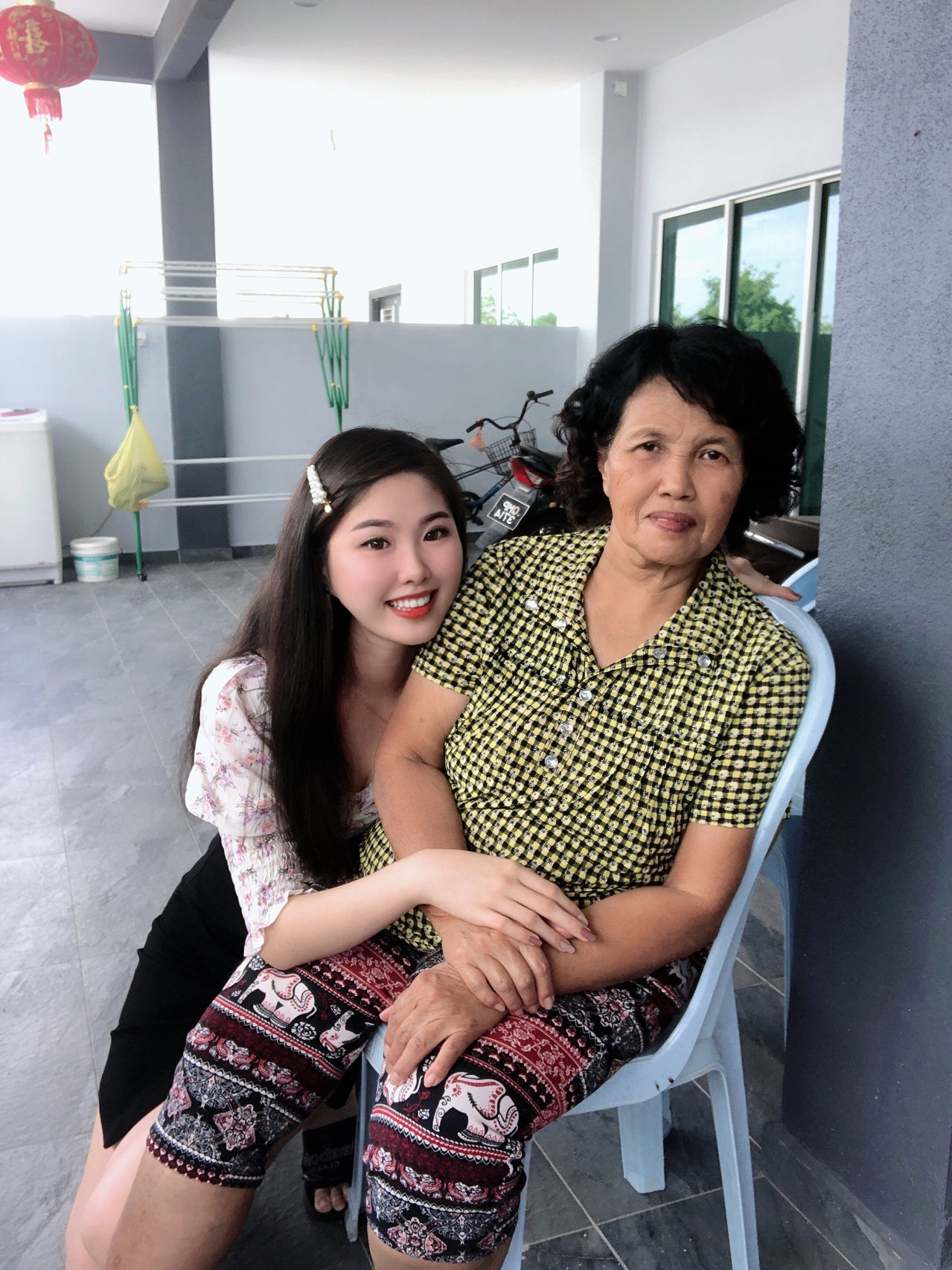 30岁外婆一位30岁外婆的成长故事，跨越年代的智慧与温情